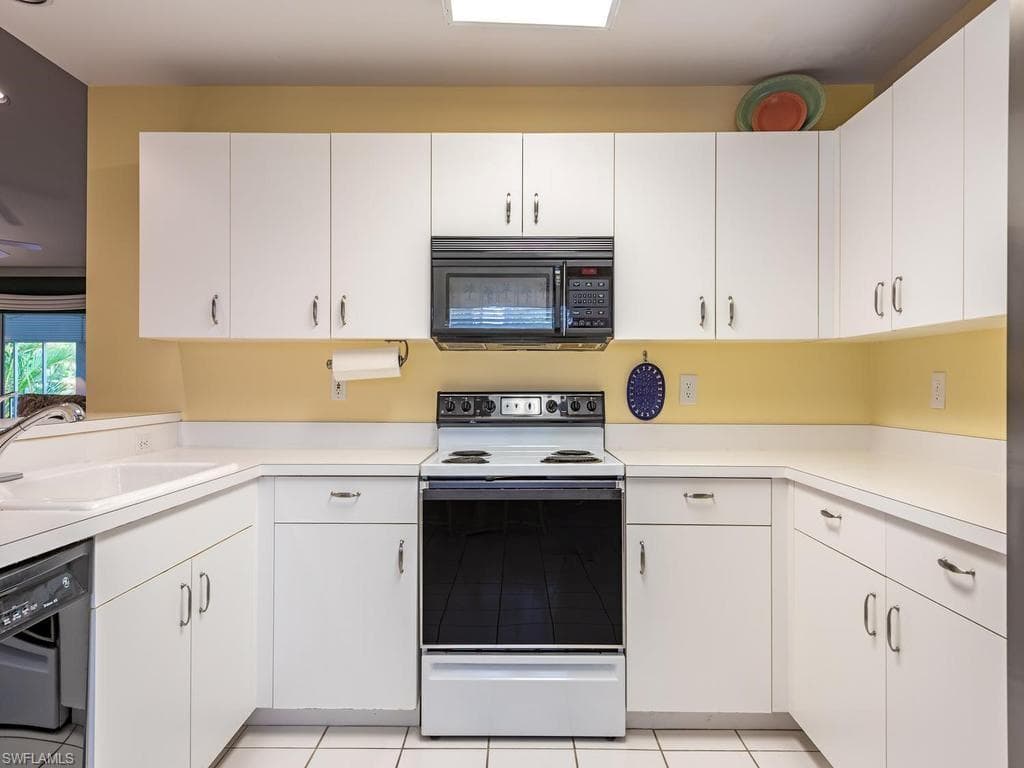 8371 Grand Palm DR 2-2