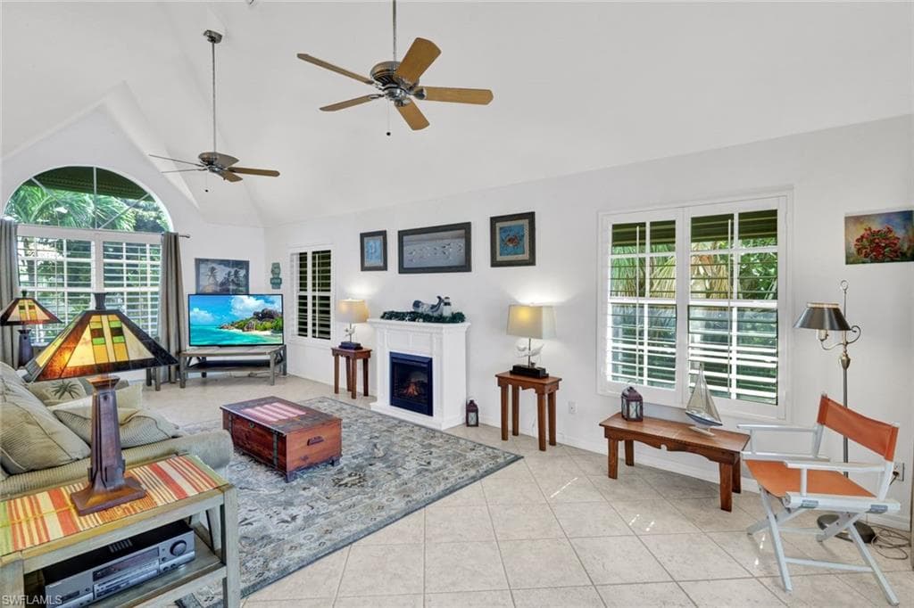 9007 Mockingbird DR-23