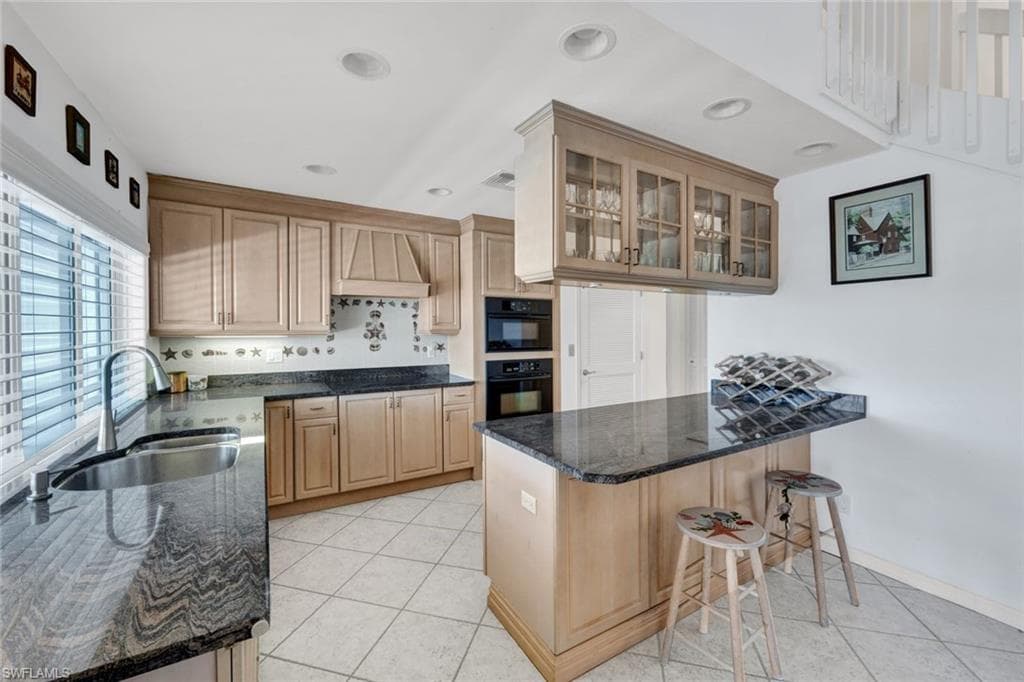 9007 Mockingbird DR-27