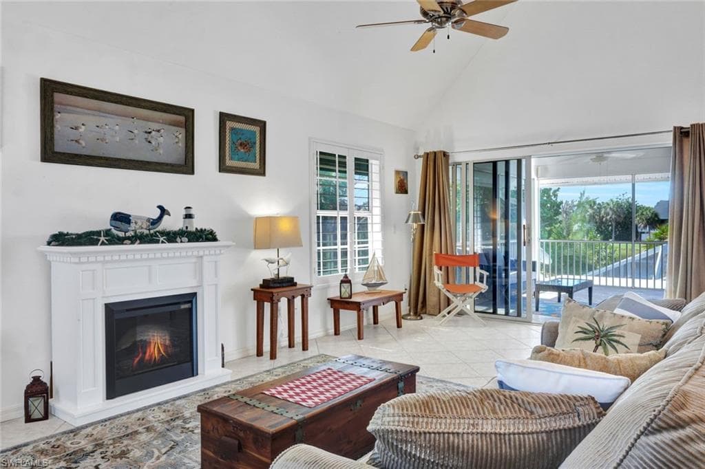 9007 Mockingbird DR-22