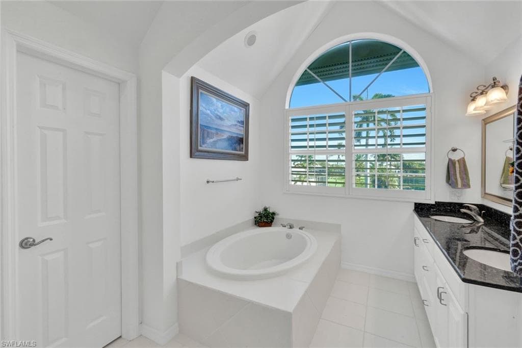 9007 Mockingbird DR-36