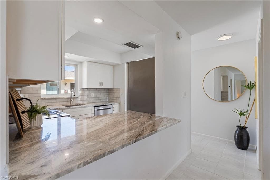 185 Palm DR 18L-18
