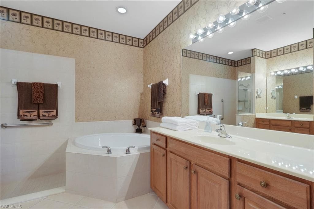 4660 WINGED FOOT CT 102-23