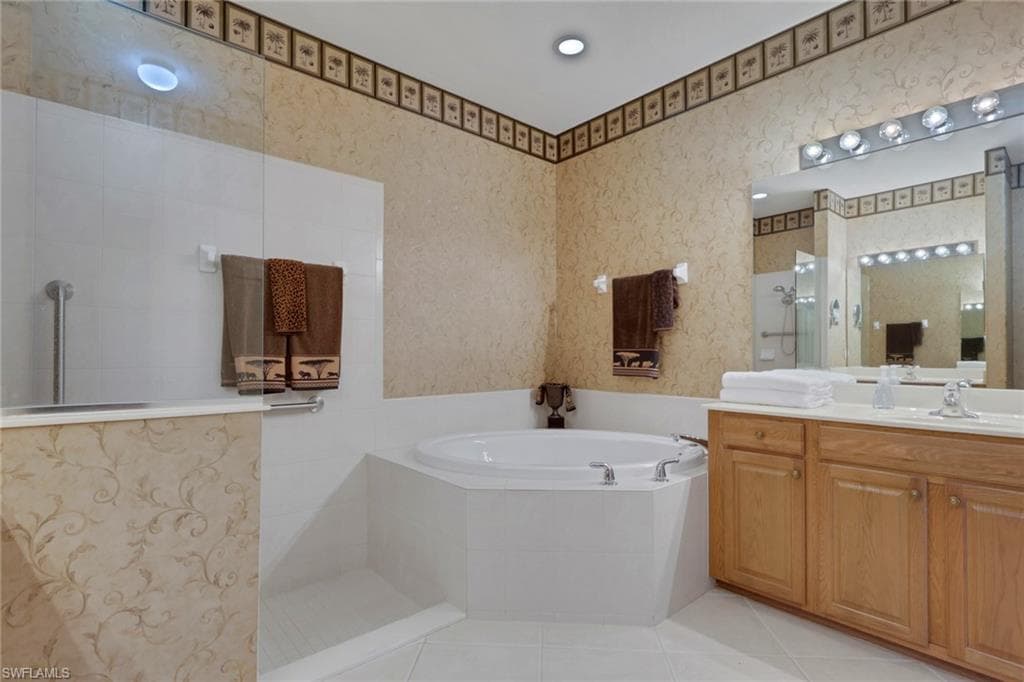 4660 WINGED FOOT CT 102-25