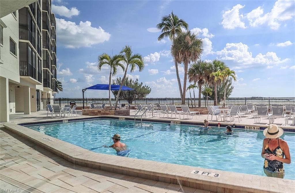 8350 Estero BLVD 223-18