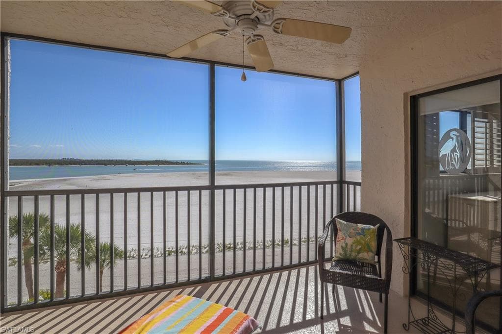 8350 Estero BLVD 423-3