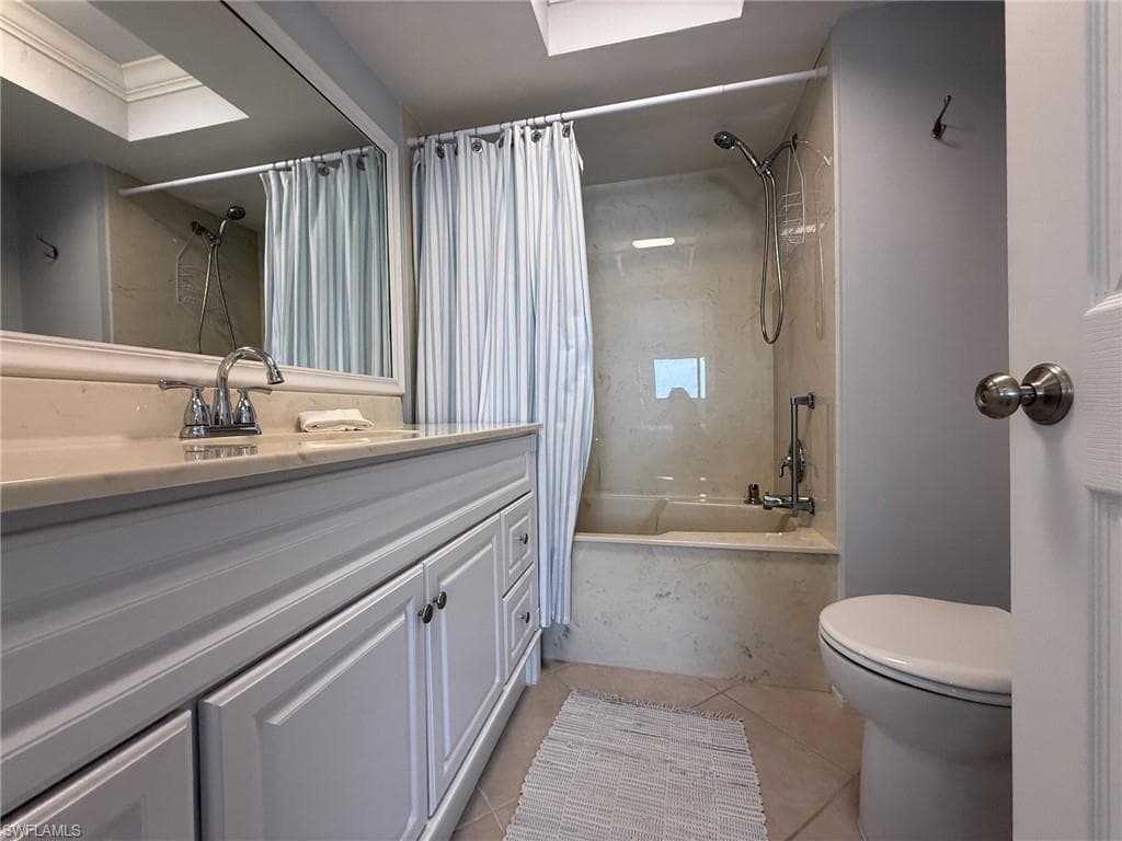 8350 Estero BLVD 423-15