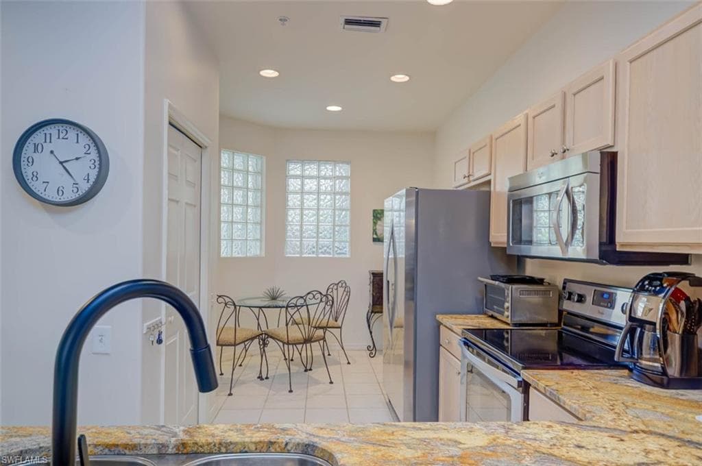 8223 Parkstone PL 102-13