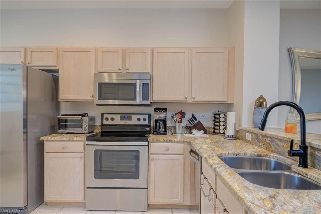 8223 Parkstone PL 102-12
