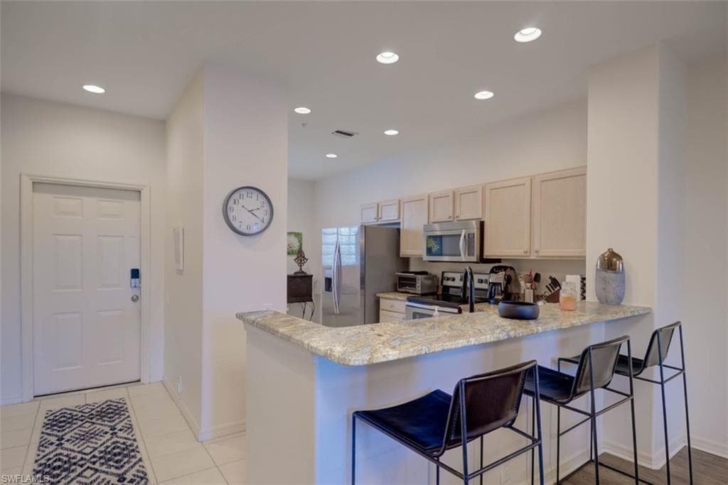 8223 Parkstone PL 102-11
