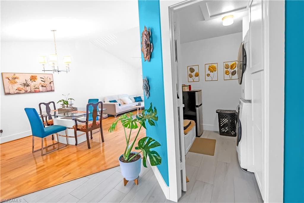 1330 Derbyshire CT E203-27