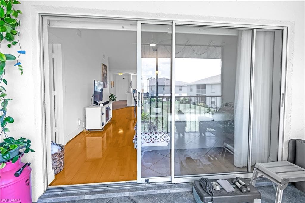 1330 Derbyshire CT E203-17