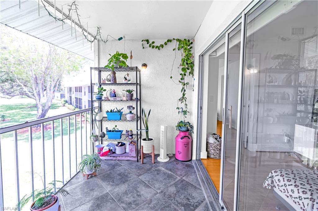 1330 Derbyshire CT E203-16