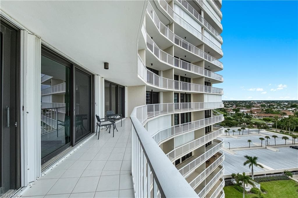 320 Seaview CT 1207-26