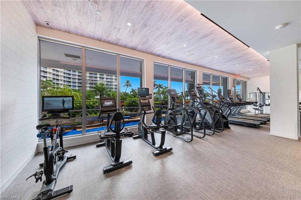 320 Seaview CT 1207-28