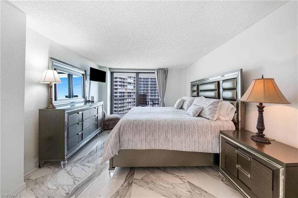 320 Seaview CT 1207-14