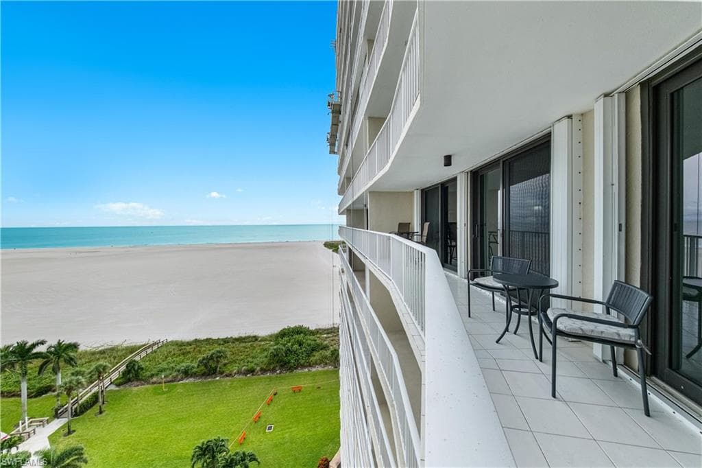 320 Seaview CT 1207-25