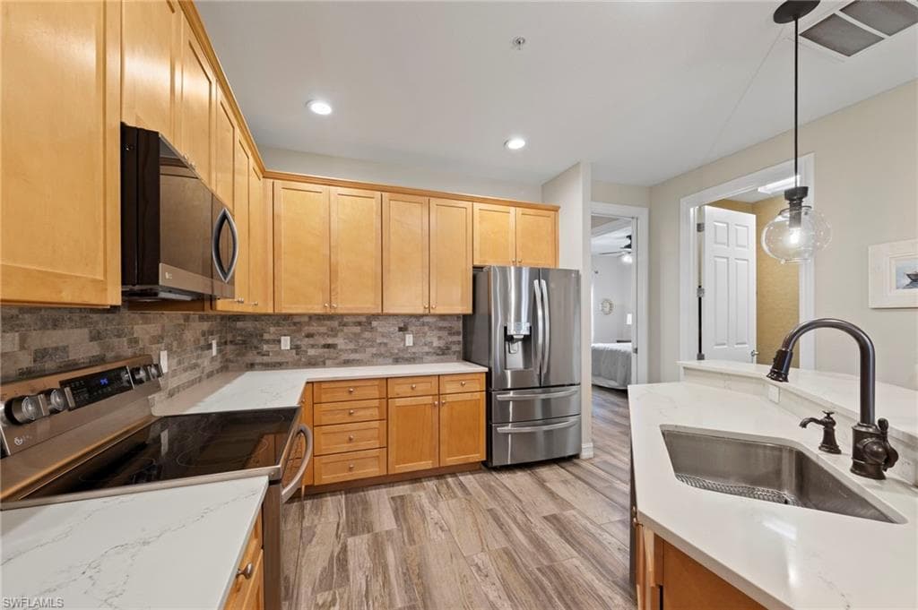 9076 Rialto ST 6204-12