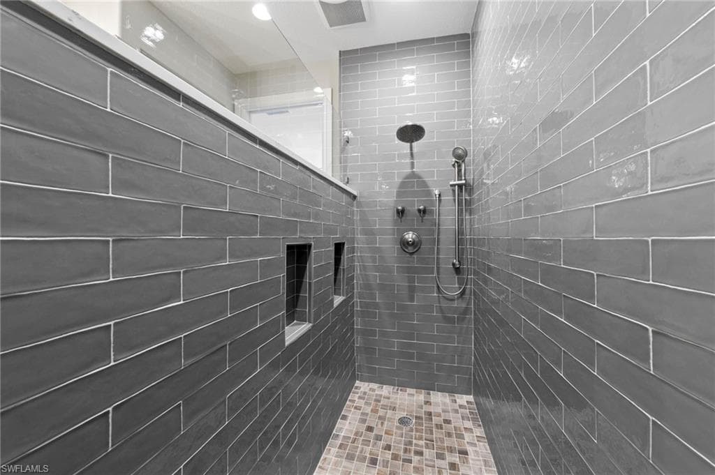 9076 Rialto ST 6204-18