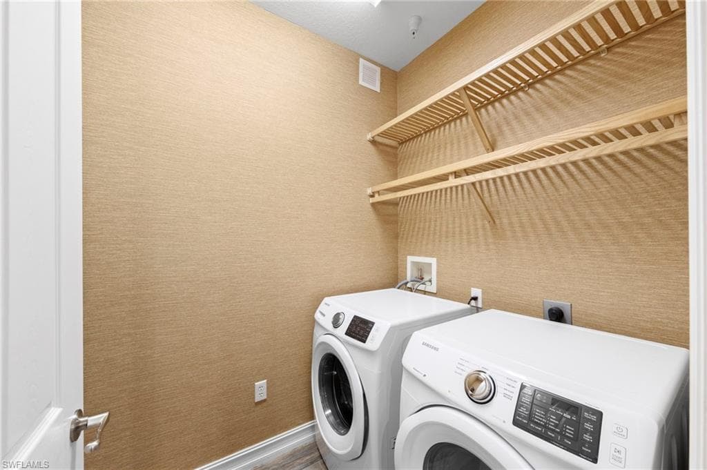 9076 Rialto ST 6204-21