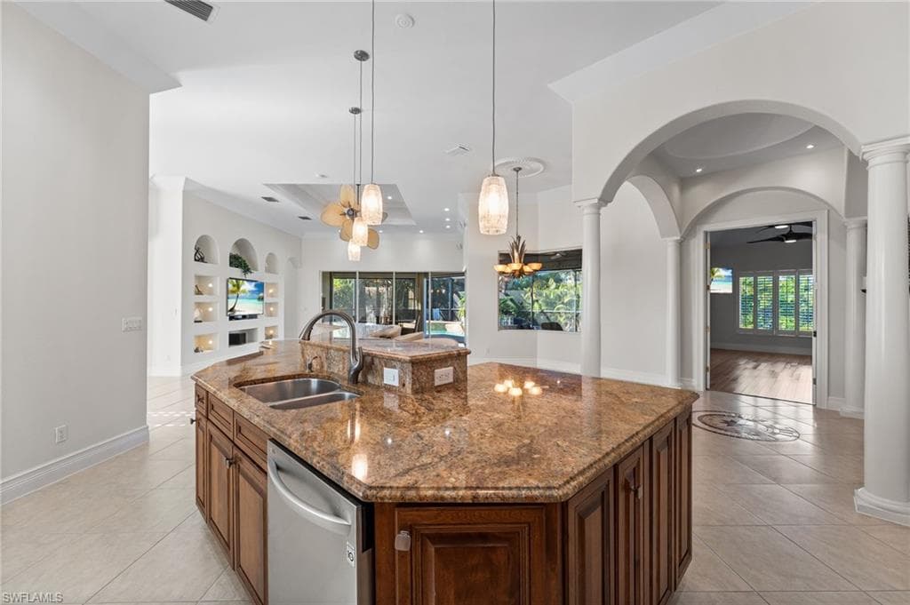 15600 Catalpa Cove DR-16