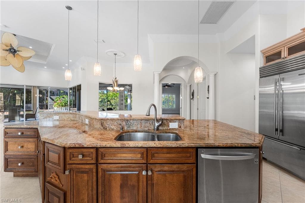 15600 Catalpa Cove DR-17