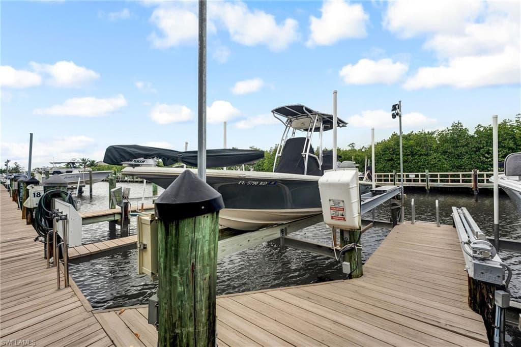 15600 Catalpa Cove DR-4