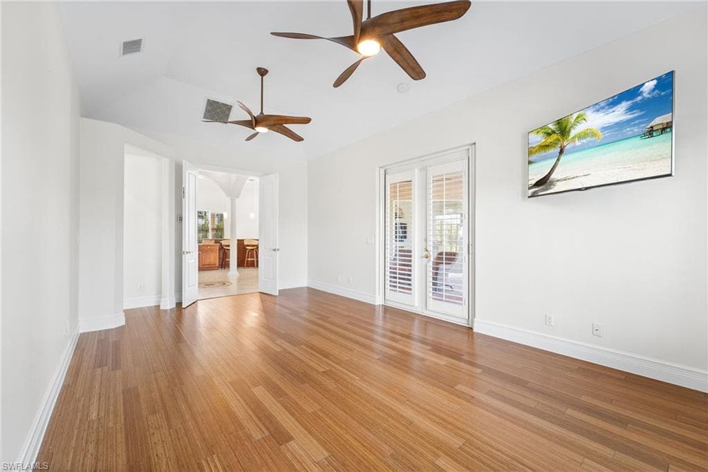 15600 Catalpa Cove DR-24