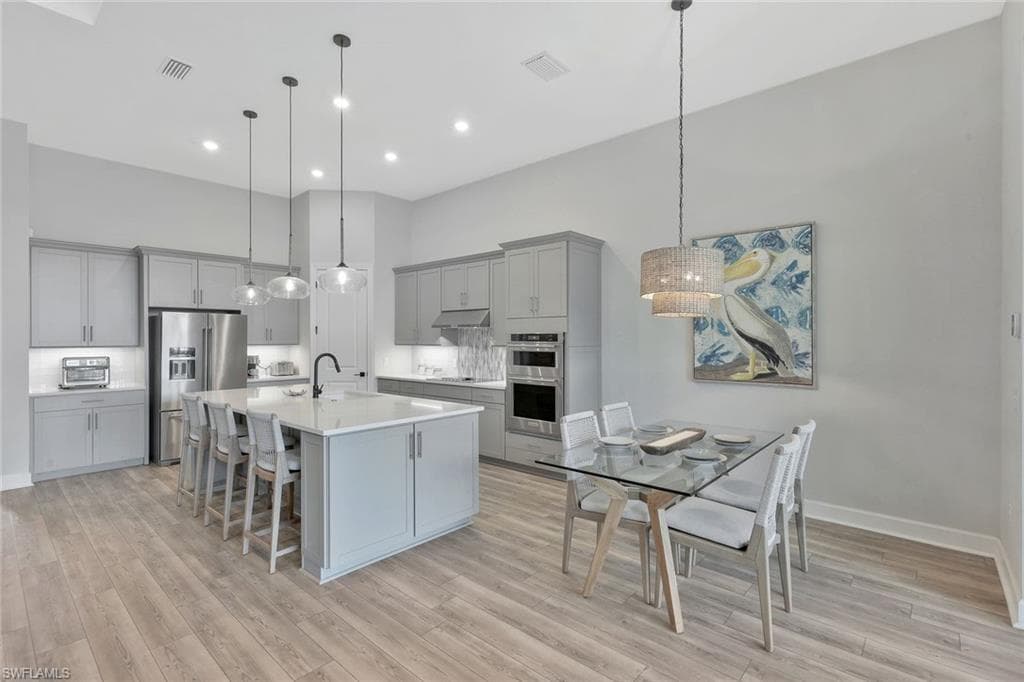 17673 Kinzie LN-9