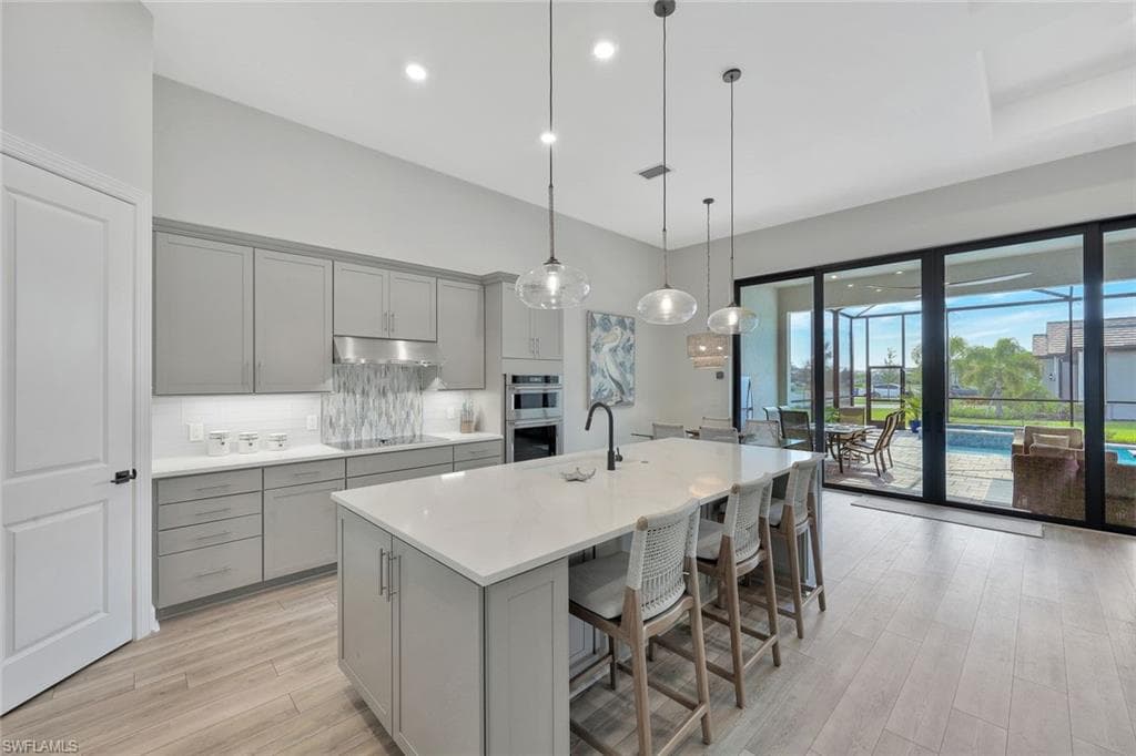 17673 Kinzie LN-8