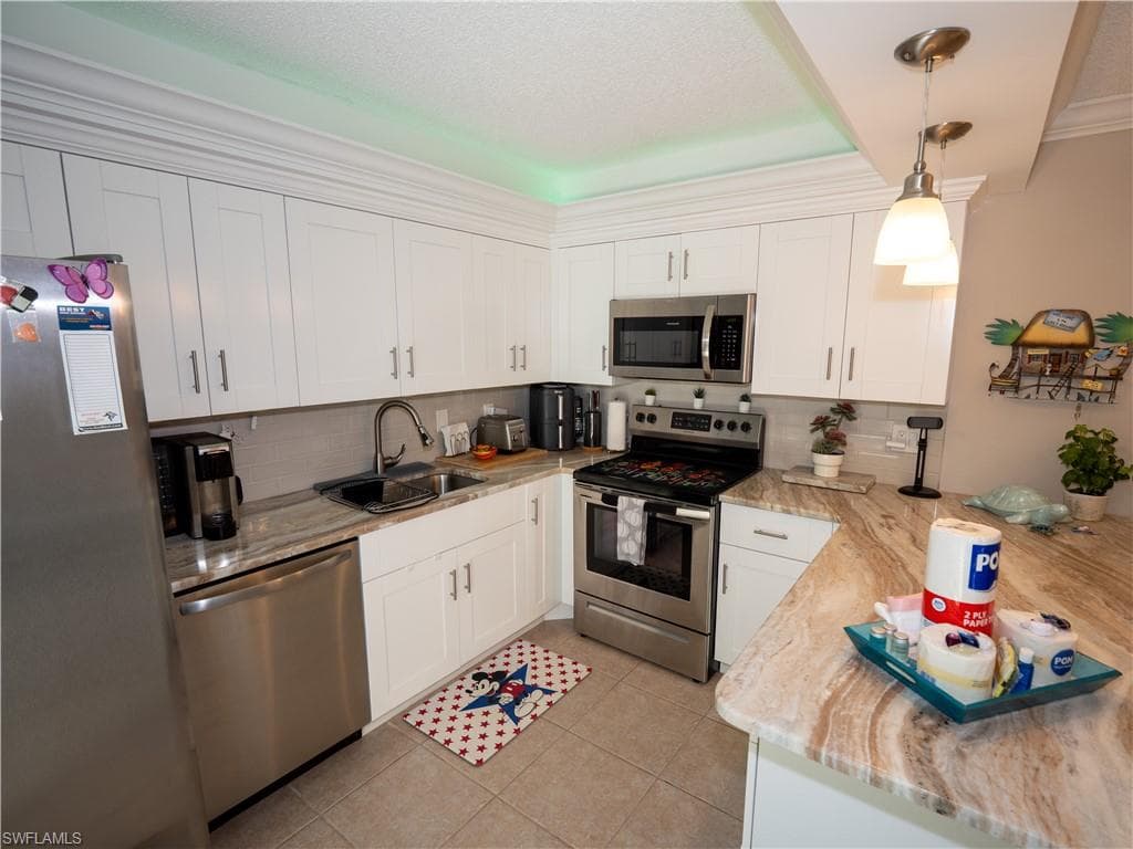 1727 Park Meadows DR 2-20