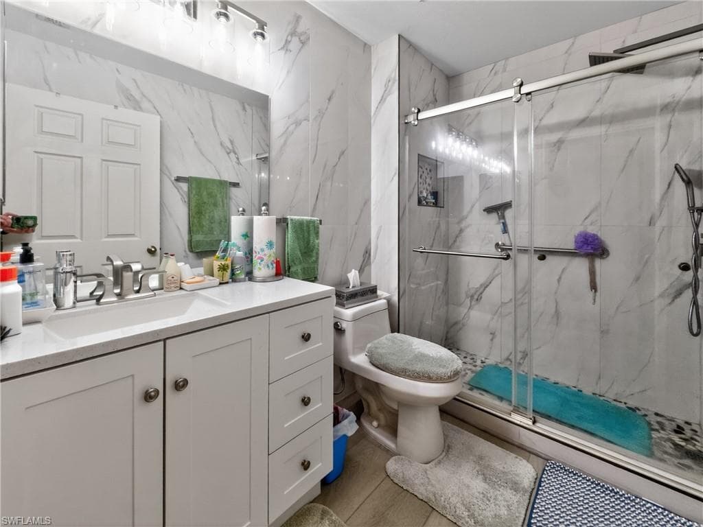 15091 Lakeside View DR 1604-32