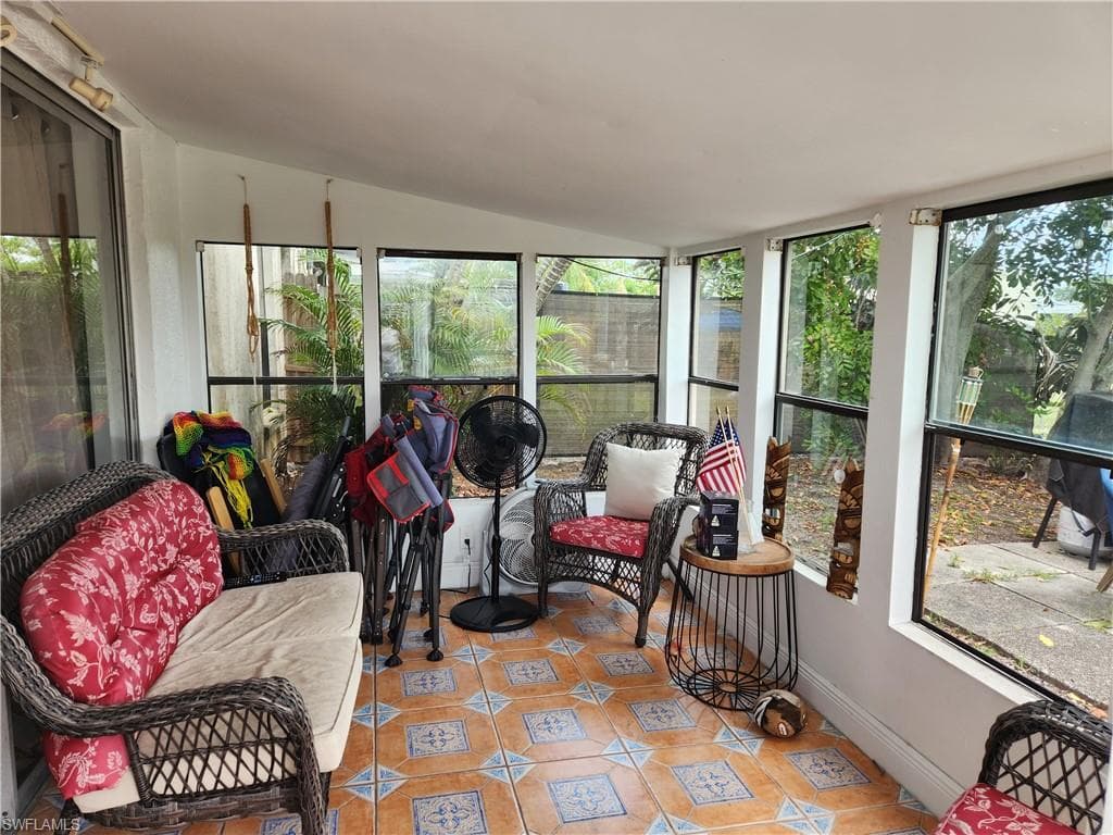 11370 & 11368 Summerwinds CT 70-24