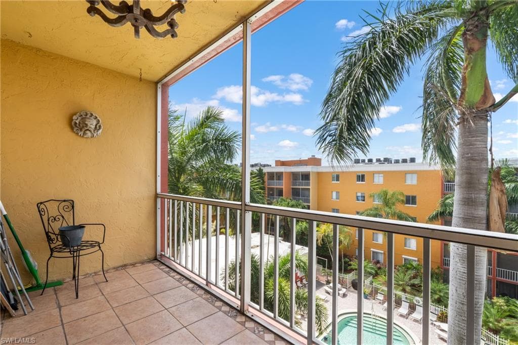 2366 E Mall DR 516-7