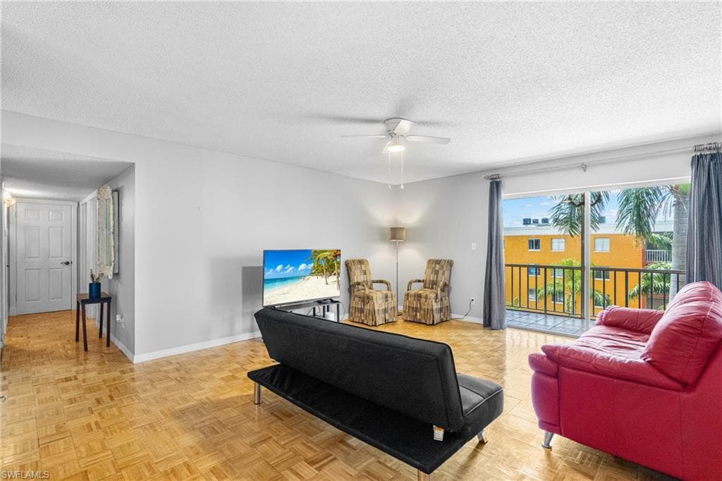 2366 E Mall DR 516-8