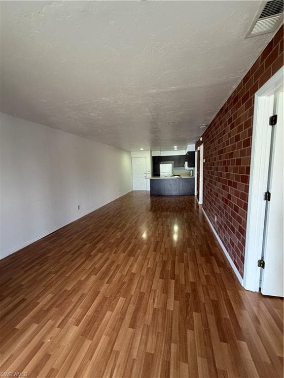 1100 Pondella RD 810-17