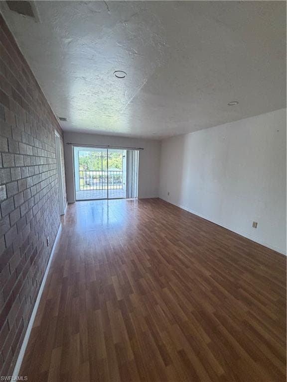 1100 Pondella RD 810-10