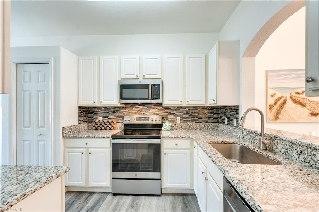 7863 Lake Sawgrass LOOP 5512-20