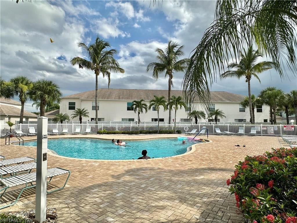 3614 Pine Oak CIR 103-37