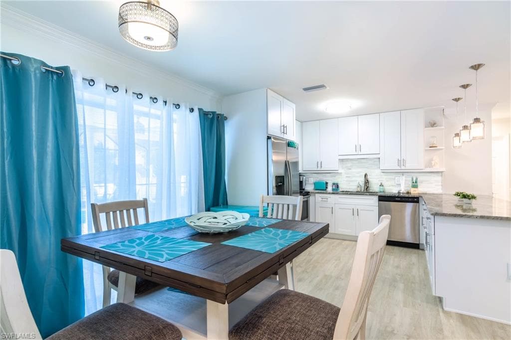 28 Constitution DR-12