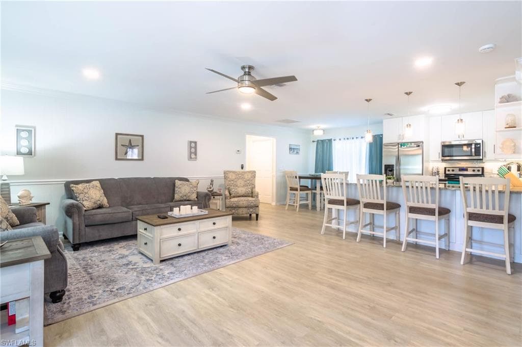 28 Constitution DR-15