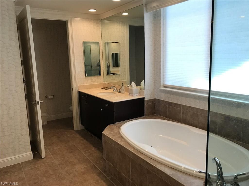 24011 Via Castella DR 2503-17