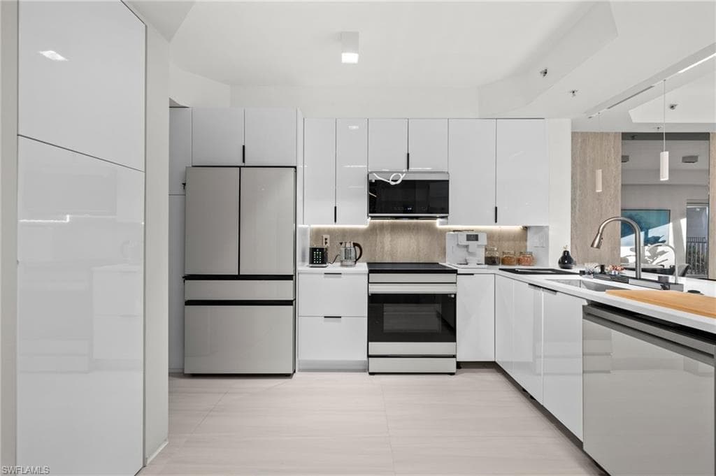 1100 Pine Ridge RD B103-8
