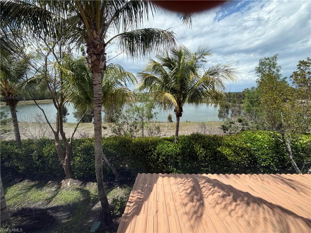 10842 Alvara WAY-32