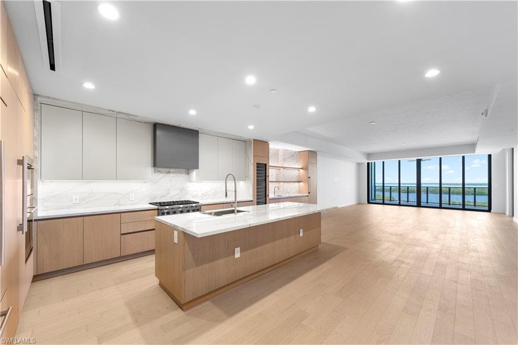 5100 Seagrass BLVD 503-7