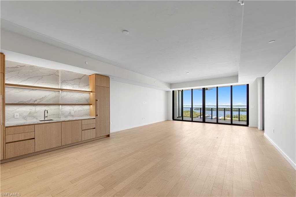 5100 Seagrass BLVD 503-9