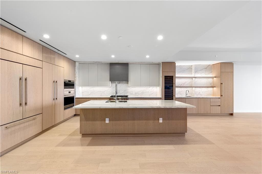 5100 Seagrass BLVD 503-8