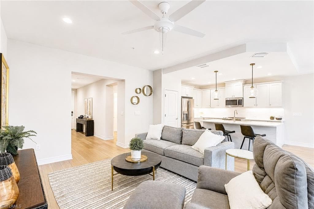 2620 Seychelles CIR 1302-12