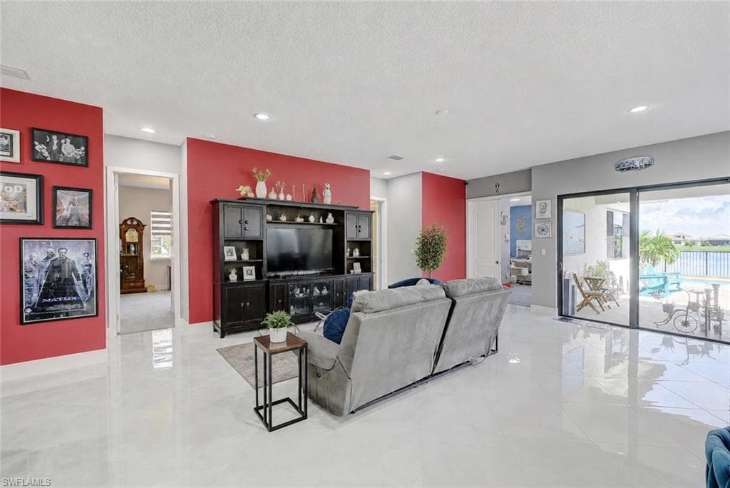 5153 Julienne RD-37
