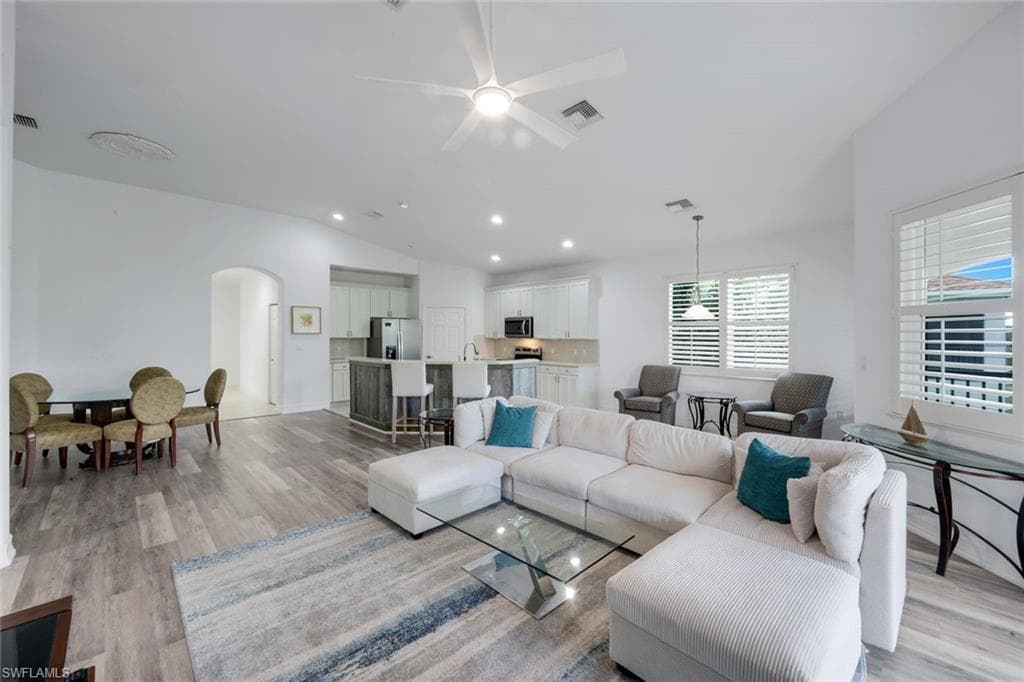 1277 RIALTO WAY 201-6